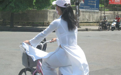 民族衣装アオザイでベトナム人の下着透け透けエロ画像 ③