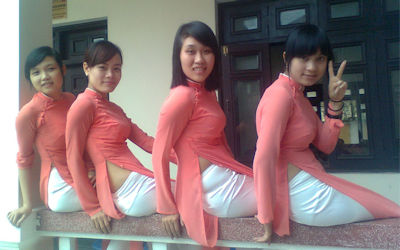 民族衣装アオザイでベトナム人の下着透け透けエロ画像 ④