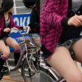 自転車 パンチラ エロ画像